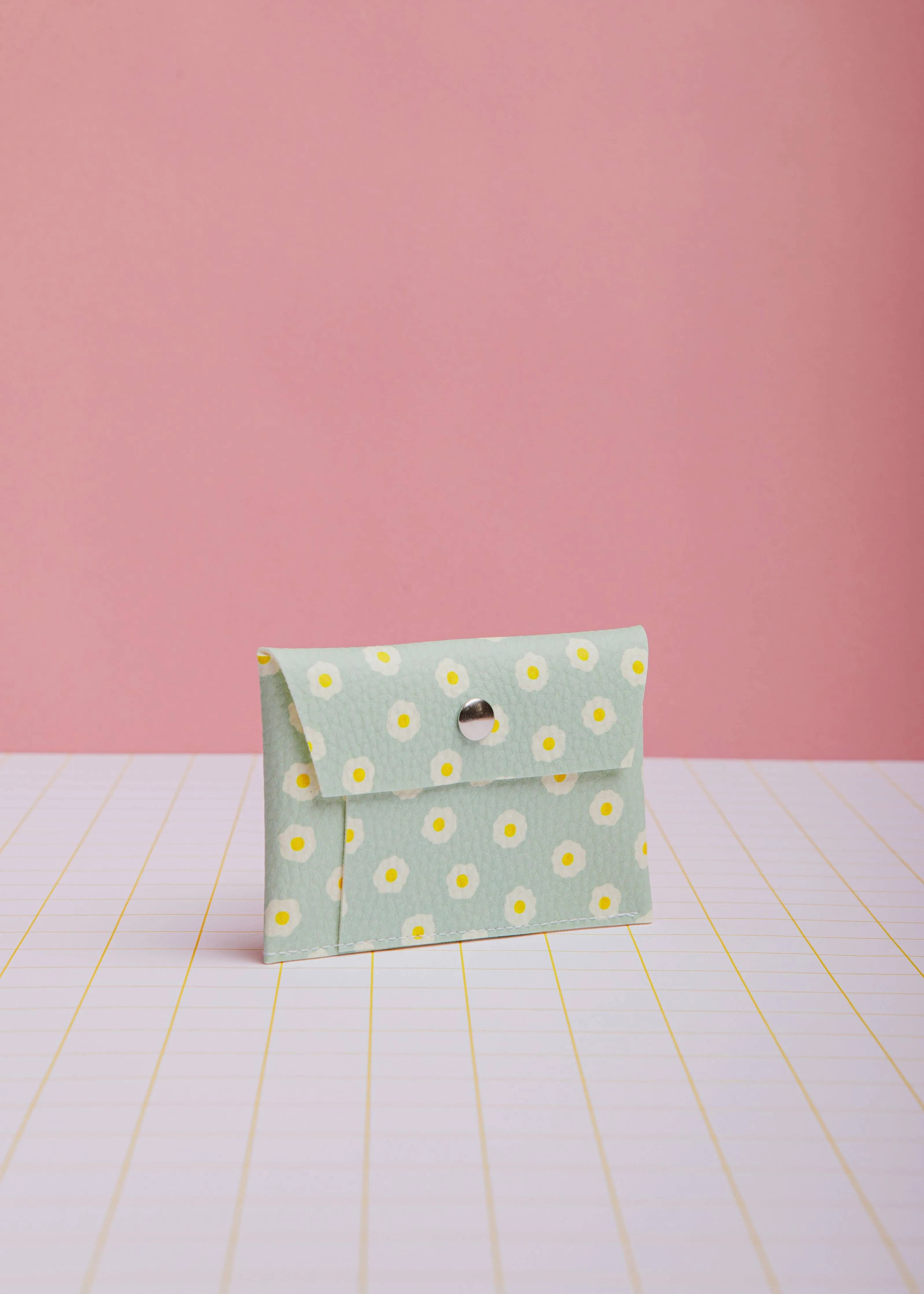 Huevos Mint Card Holder